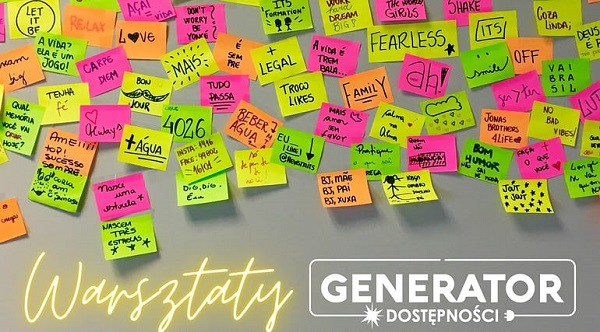 Zdjęcie przedstawia grafikę z karteczkami post-it oraz napisem Warsztaty i logotypem Generator Dostępności