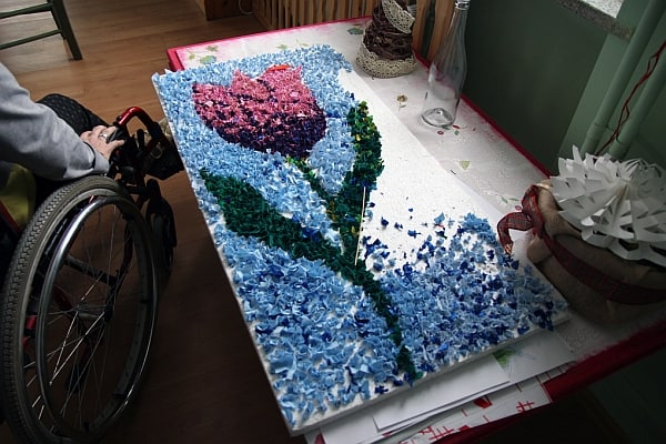 Tulipan - wypukły ze ścinek.