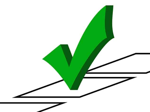 Zielony ptaszek 3D w kwadratowym czarnym polu wyboru