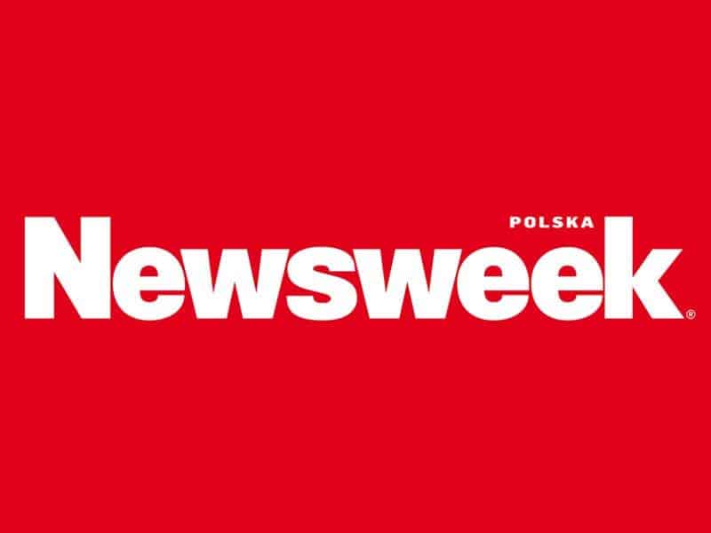 Logo gazety newsweek. Białe napisy proste na czerwonym tle.
