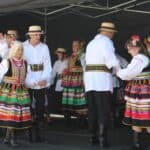 Zespół taneczny „JacyTacy” z Warsztatów Terapii Zajęciowej w Janowie Lubelskim podczas Poloneza