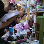 Obrady jury i przygotowanie do wręczenia nagród w konkursie plastycznym dla dzieci