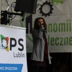 Występ muzyczny podczas otwarcia Targów Ekonomii Społecznej.