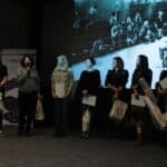 Od lewej stoją: Pan Marcin Dąbrowski, Pani Beata Nowakowska, Pani Natalia Dudek, Pani Iwona Gieruszczak, Pani Natalia Tolochko, Pani Katarzyna Kubiak, Pani Magdalena Chojnacka