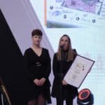 Dwie przedstawicielki wyróżnionej w konkursie na projekt dostępnego placu zabaw „Inte-GRA”, firmy DASTORE z Ostrowa Wielkopolskiego