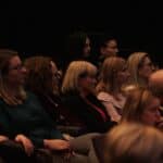 Publiczność zgromadzona na widowni w Sali Konferencyjnej Centrum Spotkania Kultur