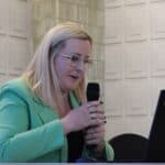 Pani Agnieszka Słoboda (Kierownik Merytoryczny OWiT), podczas wystąpienia pt. „Działalność Ośrodka Wsparcia i Testów w Powiecie Łęczyńskim”