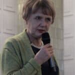 Pani dr hab. Halina Rarot (prof. nadzw. Katedry Metod i Technik Nauczania Wydziału Podstaw Techniki Politechniki Lubelskiej), podczas wystąpienia nt. wsparcia udzielanego studentom z niepełnosprawnościami przez Politechnikę Lubelską