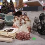 Rękodzieło oferowane do sprzedaży podczas Mikołajkowego Jarmarku Pracy