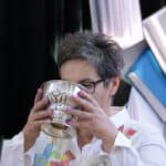 ożena Kazanowska pijąca sok z cytryny