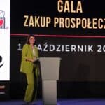 Pani Diana Czyrka-Wietrzyk z Hrubieszowskiej Spółdzielni Socjalnej im. Zośki podczas prezentacji podmiotu certyfikowanego.