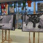 Centrum Historii Sportu - sztalugi ze zdjęciami Arkadiusza Zawadzkiego