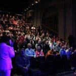 Publiczność zgromadzona na widowni Sali Widowiskowej Centrum Kultury w Lublinie w oczekiwaniu na werdykt Jury