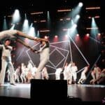 Wspólny występ artystów z Fundacji Sztukmistrze i Rewii Dziecięcej Sylaba