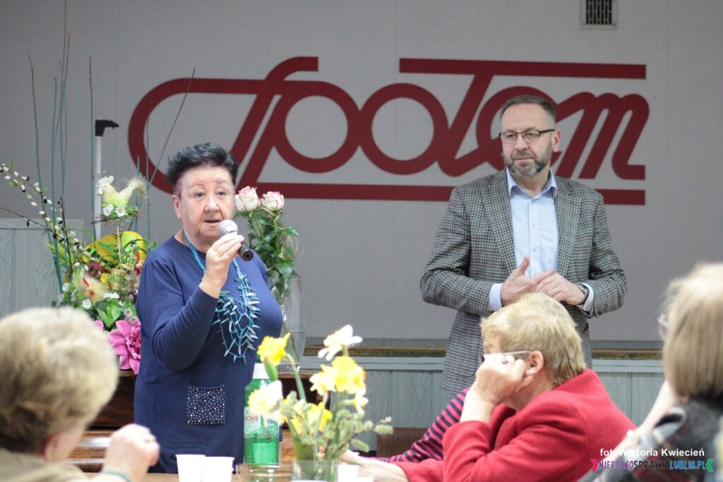 Od lewej: Pani Elżbieta Sagan, Prezes Polskiego Stowarzyszenia Diabetyków Oddział Wojewódzki w Lublinie oraz Pan Grzegorz Popiołek, Przedstawiciel firmy Abbott