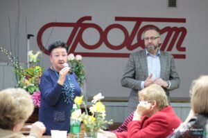 Od lewej: Pani Elżbieta Sagan, Prezes Polskiego Stowarzyszenia Diabetyków Oddział Wojewódzki w Lublinie oraz Pan Grzegorz Popiołek, Przedstawiciel firmy Abbott