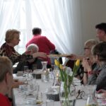 Częstowanie Członków Stowarzyszenia jajkiem wielkanocnym