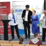 Występ zespołu "Ach To My" z WTZ Psoni Koło w Świdniku, tłumaczony na PJM przez Panią Magdalenę Gach