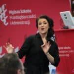 Pani Magdalena Gach, tłumacz PJM podczas występu zespołu " Ach To My"