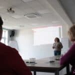 Pani dietetyk mgr inż. Ewelina Stachel-Miedzianowska prowadząca wykład