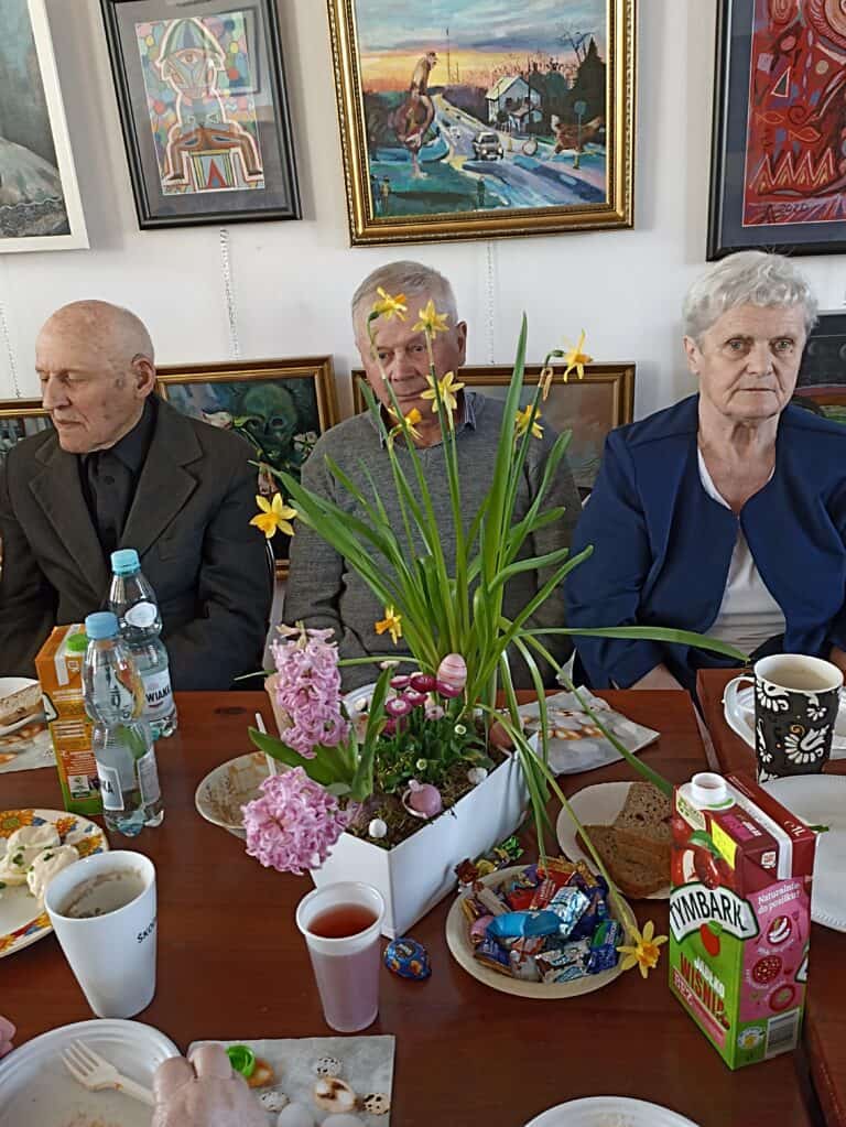 Trzej Członkowie Stowarzyszenia podczas Spotkania Wielkanocnego