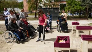 Uczestnicy happeningu "Kolorem w szarość"