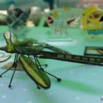 Ważka wykonana techniką witrażu przez Uczestników WTZ PSONI Koło w Świdniku