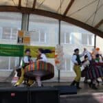 Występ Zespołu Tańca Ludowego “Jawor” z Uniwersytetu Przyrodniczego w Lublinie w barwnych strojach ludowych