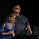 Kłaniająca się Pani Agnieszka Zarzycka w towarzystwie uśmiechniętego Pana Marka Kowala