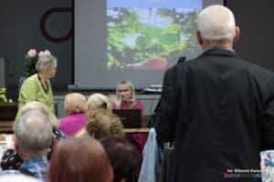 Pani dr n. med. Małgorzata Kowal, odpowiadająca na pytania Członków Stowarzyszenia