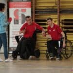 Zawodnicy gratulują sobie po zakończonej rozgrywce