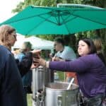 Punkt cateringowy z gorącymi przekąskami