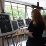 Wystawa fotografii pokonkursowej "Teatru w Obiektywie" w gmachu Katolickiego Uniwersytetu Lubelskiego, towarzysząca SANS; fot. Wiktoria Kwiecień