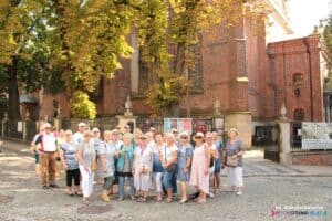 Członkowie PSD pod Bazyliką Katedralną p.w. Narodzenia Najświętszej Maryi Panny w Sandomierzu