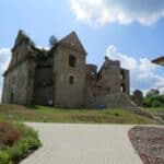 Ruiny kościoła, znajdującego się na terenie dawnego klasztoru