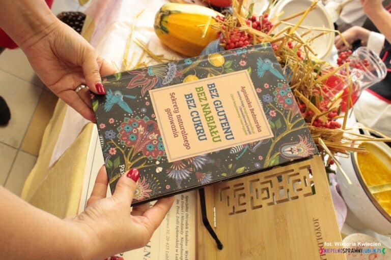 Okładka książki Agnieszki Bednarskie pt. "Bez glutenu, bez nabiału, bez cukru. Sekrety naturalnego gotowania"