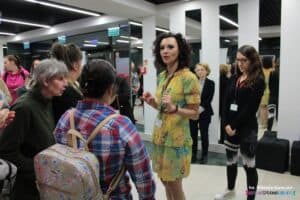 Pani Dorota Skałecka z uczestnikami spotkania