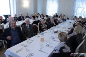 Członkowie Koła nr 3 PSD siedzący przy stole