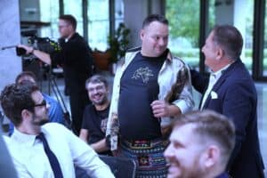 Lublinianie w spektrum autyzmu dziennikarzami TVN, na zdjęciu Pan Adam Saran w towarzystwie Pana Roberta Makłowicza; fot. Piotr Mizerski/TVN