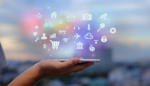 Ręka trzymająca smartfon