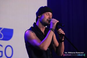 Wokalista Damian Syjonfam