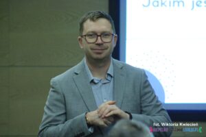 Pan Paweł Romański, prowadzący warsztat pt. "Zarządzanie organizacją społeczną"