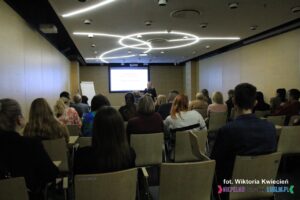 Warsztat pt. "Od problemu do rozwiązania – logika projektowa"; widok na salę wykładową