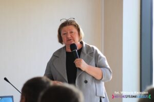 Pani dr hab. Anna Prokopiak – profesor uczelni, kierownik Katedry Psychopedagogiki Specjalnej UMCS w Lublinie, Prezes Fundacji “Alpha”