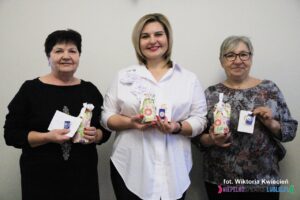 Od lewej stoją Panie: Barbara Augustyniak, Dorota Niewińska-Skuza, Marta Buczkowska,