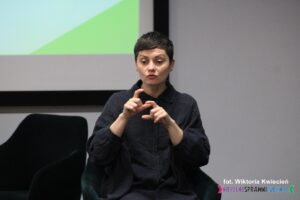 Pani Ewelina Lachowska, tłumacz PJM