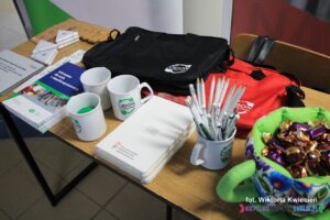 Materiały promocyjne CIDON na stoisku Oddziału Lubelskiego PFRON