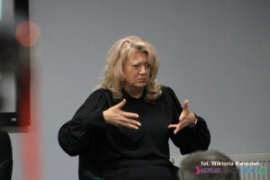 Pani Marta Stępniak, tłumacz PJM