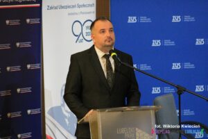 Pan Błażej Maciorowski, prowadzący konferencję