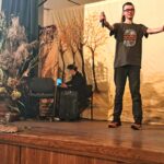 Na scenie wystąpił solista Kajetan Rachwał z piosenką “Lubię wracać tam gdzie byłem” Z. Wodeckiego